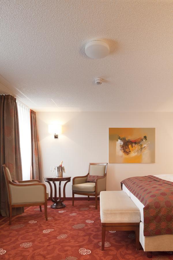 Hotel Zu Den Drei Linden 4*