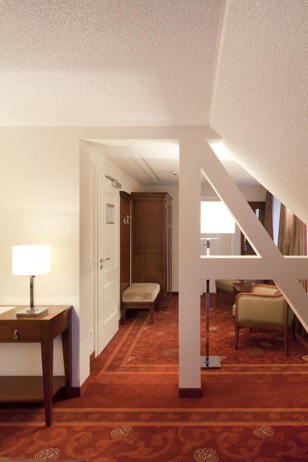 Zu Den Drei Linden Hotel 4*
